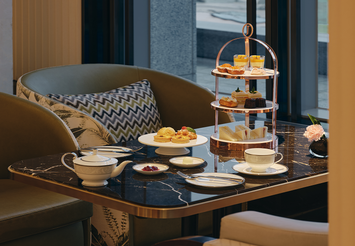 Warm Up the Season Afternoont Tea Set