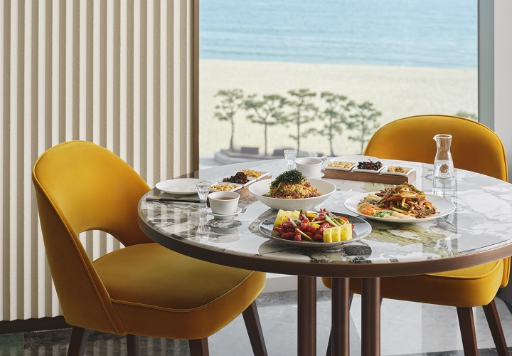 춘주가인(春酒佳人)