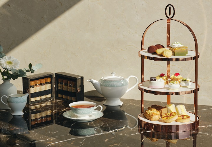 Warm Up the Season Afternoont Tea Set